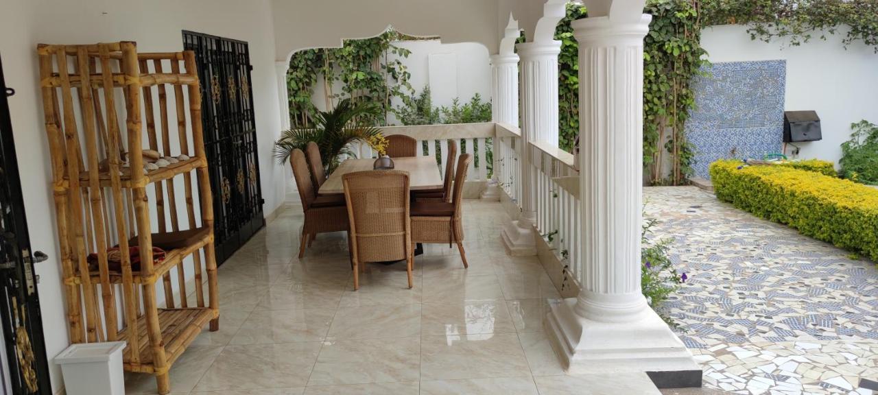 Dulaa Deema Residence Brufut Heights Tranquil Buitenkant foto