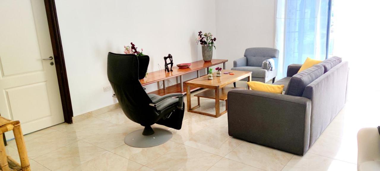 Dulaa Deema Residence Brufut Heights Tranquil Buitenkant foto