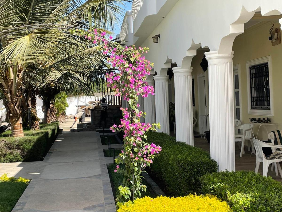 Dulaa Deema Residence Brufut Heights Tranquil Buitenkant foto