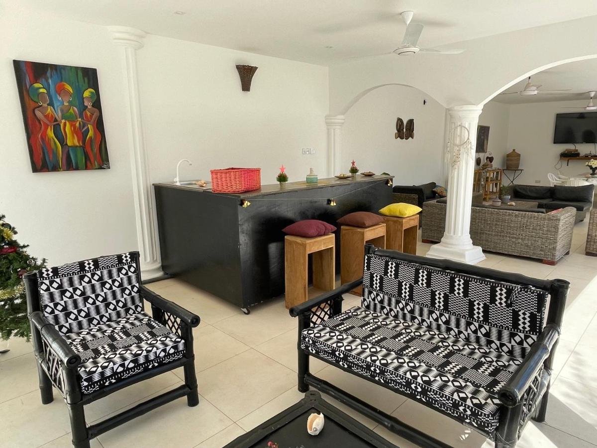 Dulaa Deema Residence Brufut Heights Tranquil Buitenkant foto